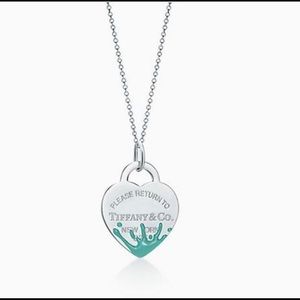Return to Tiffany’s color splash pendant and chain